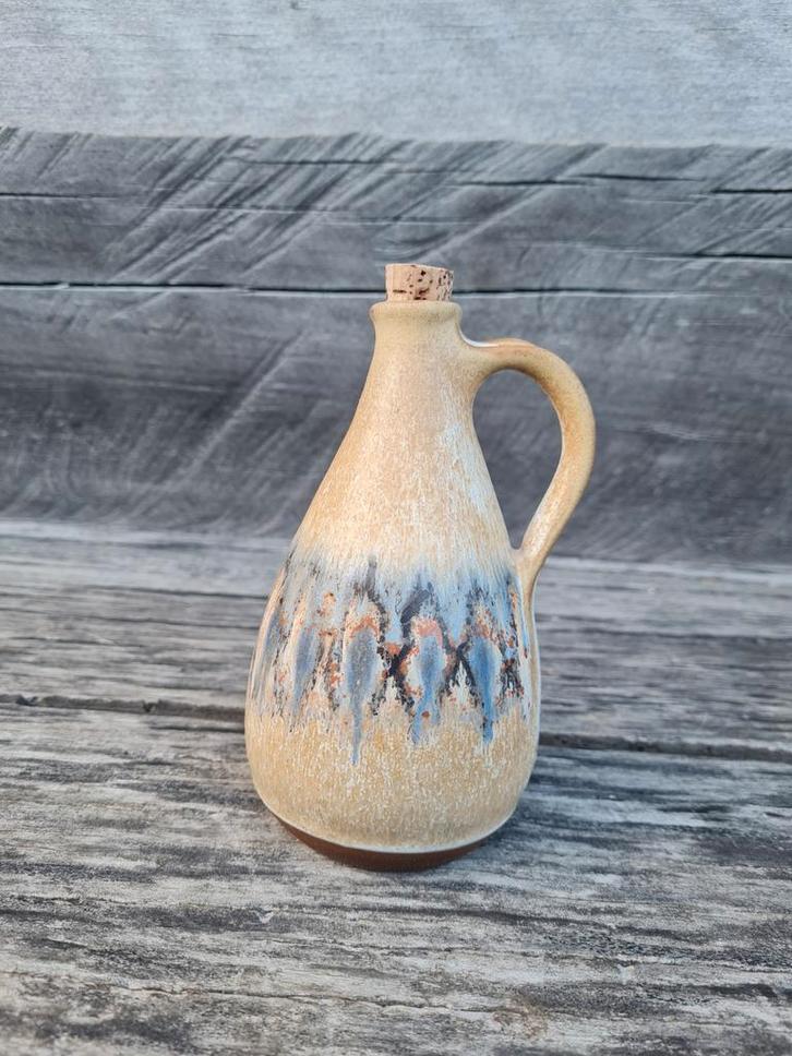 Kamini Vaasje/Oliekruikje - Beige, Blauw, Rood - 17cm, Antiek en Kunst, Antiek | Keramiek en Aardewerk, Ophalen of Verzenden