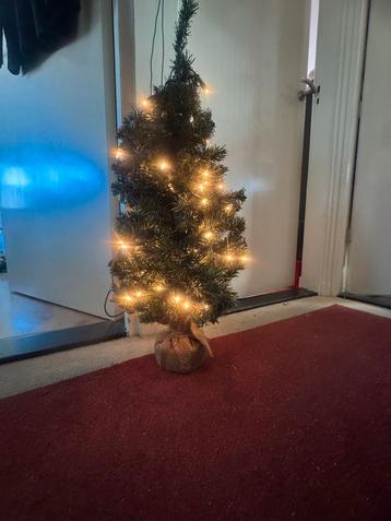 Krans en kerstboom beschikbaar voor biedingen