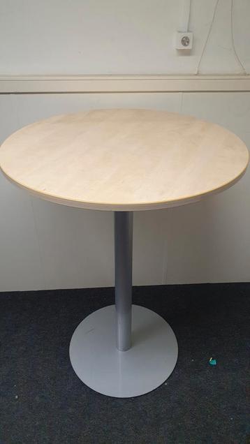 Statafel rond 120 cm beschikbaar voor biedingen