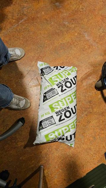 Strooizout - 4 zakken van 20 kilo beschikbaar voor biedingen