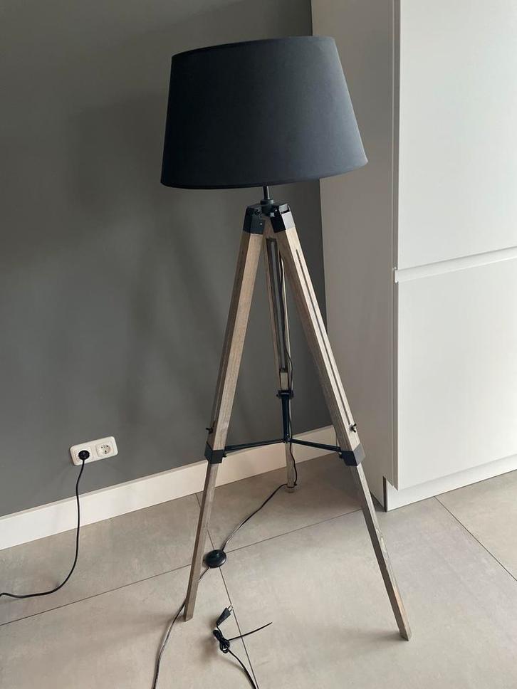 Houten Tripod Vloerlamp met Zwarte Kap, Huis en Inrichting, Lampen | Vloerlampen, Zo goed als nieuw, 100 tot 150 cm, Hout, Ophalen