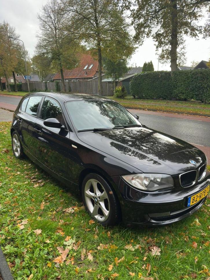 BMW 1-Serie 2.0 116I 5DR 2009 Zwart, Auto's, BMW, Particulier, 1-Serie, ABS, Airbags, Airconditioning, Centrale vergrendeling