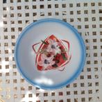 Witte emaille schaal met roze lelies en blauwe rand, Ophalen of Verzenden