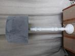 Lamp  hoge lamp voet wit hout kap is grijze blauwe vlours, Ophalen, Zo goed als nieuw, Hout, Minder dan 50 cm