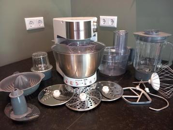KENWOOD keukenmachine met veel extra beschikbaar voor biedingen