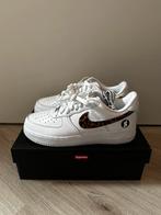 Nike af 1 Supreme Goodenough 42 nieuw origineel, Kleding | Heren, Schoenen, Ophalen of Verzenden, Nieuw, Wit