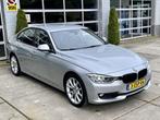 BMW 3-serie (GERESERVEERD T/M 6 MEI) 320i High Executive|Lee, Auto's, Te koop, Zilver of Grijs, Benzine, 73 €/maand