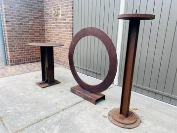 Kunstobjecten 3 stuks zwaar geroest staal beschikbaar voor biedingen