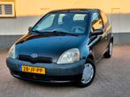Toyota Yaris 1.0 16V Vvti 3DR 2002 Zwart/ Apk APRIL 2026, Voorwielaandrijving, 4 cilinders, 400 kg, Origineel Nederlands