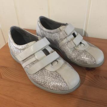 Aparte grijs zilveren schoenen / pumps van Durea, maat 39 beschikbaar voor biedingen