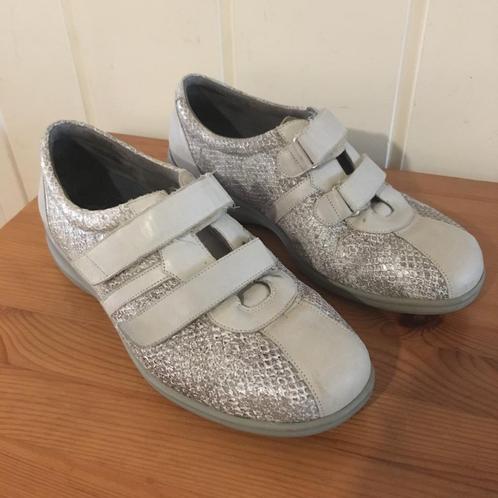 Aparte grijs zilveren schoenen / pumps van Durea, maat 39, Kleding | Dames, Schoenen, Zo goed als nieuw, Pumps, Grijs, Verzenden