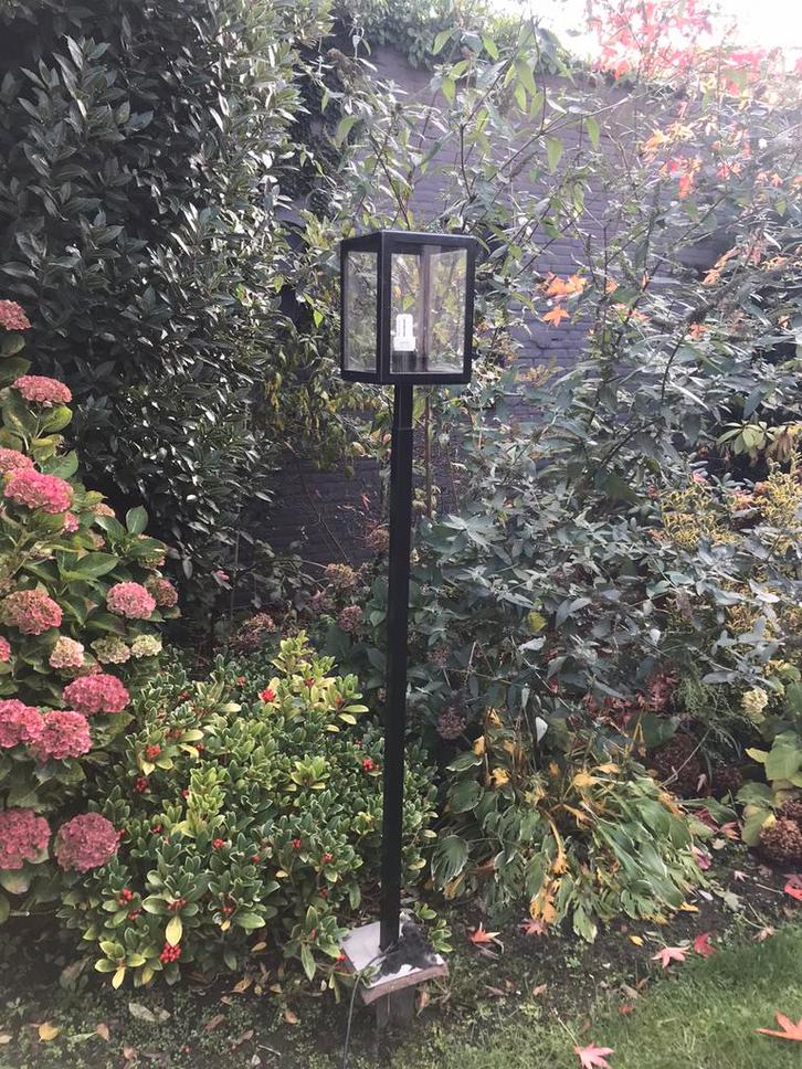 Tuin lantaarn, Tuin en Terras, Buitenverlichting, Gebruikt, Staande lamp, Rvs, 50 tot 250 watt, Netvoeding, Ophalen of Verzenden