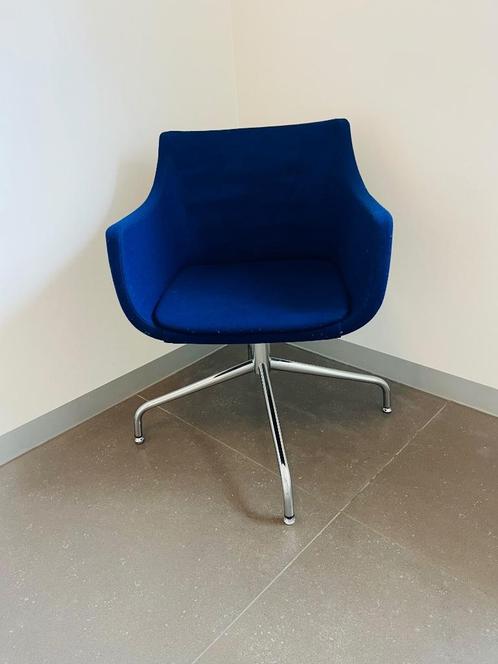 Designstoel op draaivoet ( per stuk, hebben er 10 ), Huis en Inrichting, Fauteuils, Gebruikt, Stof, Overige materialen, 50 tot 75 cm