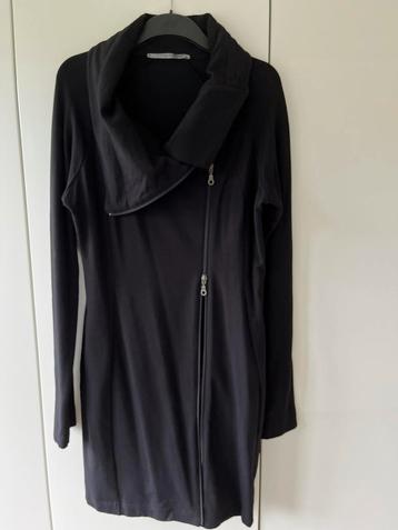 Prachtig nieuw zwart vest/ jurk Cora Kemperman, maat L beschikbaar voor biedingen