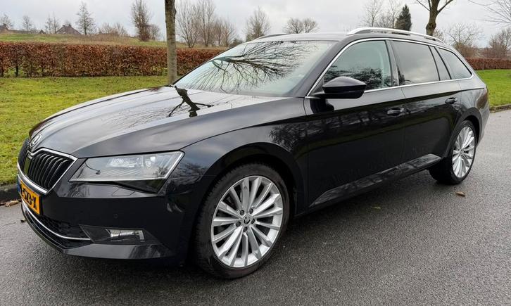 Skoda Superb 1.4 TSI 110KW Combi DSG 2018 Zwart, Auto's, Skoda, Particulier, Superb, Benzine, B, Stationwagon, Automaat, Origineel Nederlands