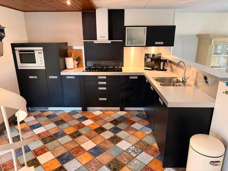 Hacker Systemat Keuken met Siemens apparatuur, Huis en Inrichting, Keuken | Complete keukens, Zo goed als nieuw, Hoekkeuken, Wit