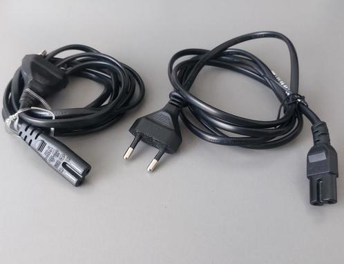 2x C7 kabels 1,5 meter, Computers en Software, Pc- en Netwerkkabels, Zo goed als nieuw, Ophalen of Verzenden