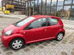 Toyota Aygo 1.0 12V Vvt-i | NWE APK | 5DRS | 2 EIG | AIRCO, Auto's, Toyota, Voorwielaandrijving, Stof, Zwart, 4 stoelen