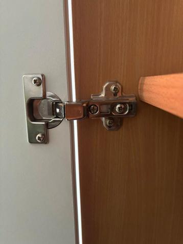 Prachtige, stevige kledingkast (hang, leg en lades) - afbeelding 6