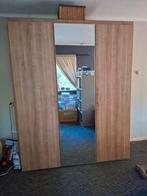 Kledingkast, modern, ruime en degelijk, Ophalen, 50 tot 75 cm, 200 cm of meer