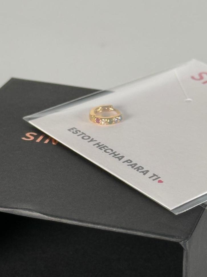 Singularu small hoop earring – clear & pink stones, 14 mm, Sieraden, Tassen en Uiterlijk, Oorbellen, Nieuw, Overige materialen