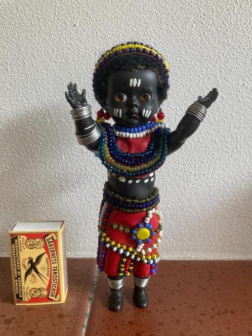 Afrikaans Ndebele mini zwart poppetje kralen klederdracht, Verzamelen, Poppetjes en Figuurtjes, Zo goed als nieuw, Ophalen of Verzenden