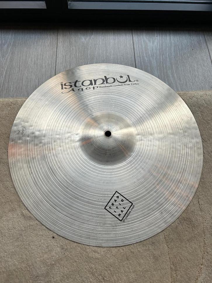 Mooie 16" Istanbul Agop Traditional Medium Crash, Muziek en Instrumenten, Percussie, Zo goed als nieuw, Overige soorten, Ophalen of Verzenden
