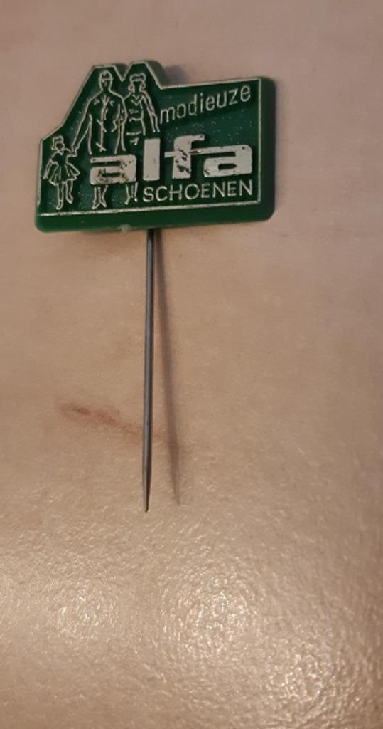 Speldjes Schoenen Schoenmode 01, Verzamelen, Speldjes, Pins en Buttons, Gebruikt, Speldje of Pin, Merk, Ophalen of Verzenden