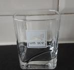 COINTREAU on ice glas, 7,5 cm hoog, witte logo, Verzamelen, Ophalen of Verzenden, Zo goed als nieuw, Borrel- of Shotglas