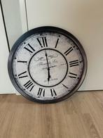 Vintage Wandklok "Fleur de Lis", Huis en Inrichting, Woonaccessoires | Klokken, Ophalen, Zo goed als nieuw, Analoog, Wandklok