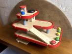 PlanToys houten parkeergarage, Kinderen en Baby's, Speelgoed | Houten speelgoed, Verzenden, Gebruikt, Rij- of Hobbelspeelgoed
