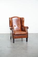 Schapenleren oorfauteuil met zwarte biezen en siernagels, Huis en Inrichting, Ophalen, ., Zo goed als nieuw, Engels, Klassiek