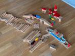 Houten trein met toebehoren, Ophalen, Zo goed als nieuw