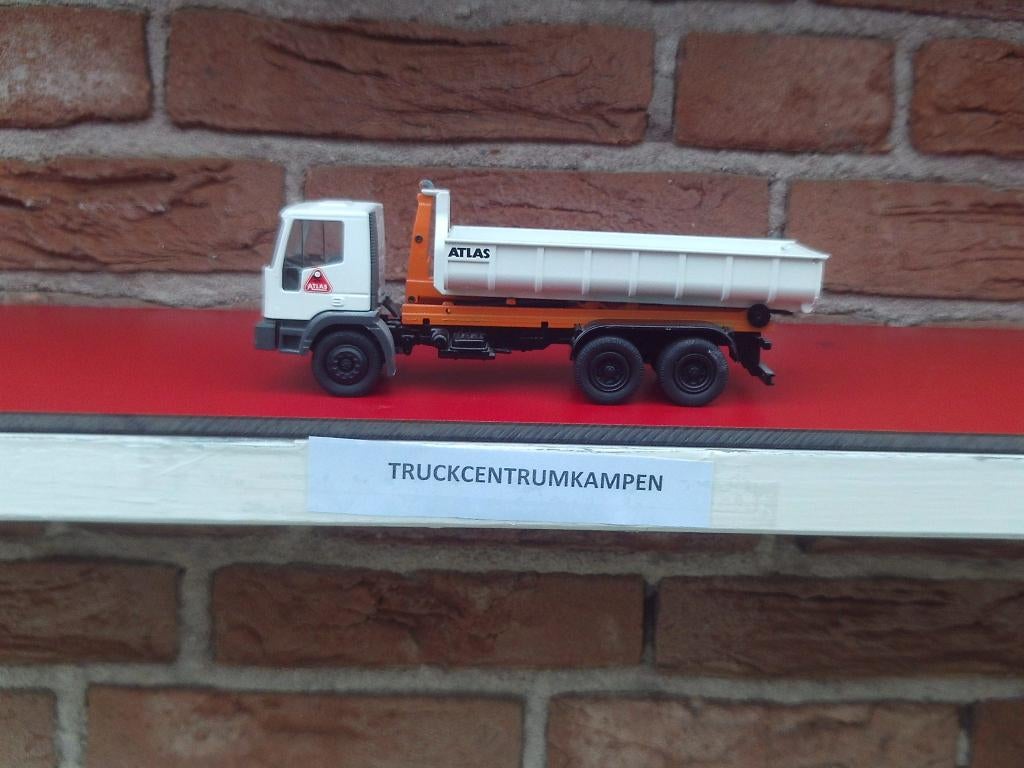 Conrad  Iveco  Containerwagen.