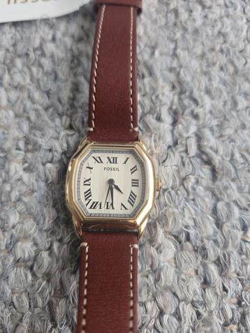 Nieuwe Fossil Dameshorloge beschikbaar voor biedingen