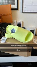 yeezy slides glow green (44,5), Kleding | Heren, Schoenen, Ophalen of Verzenden