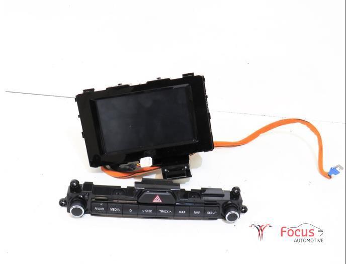 Navigatie Systeem van een Kia Sportage, Auto-onderdelen, Elektronica en Kabels, Kia, Gebruikt, 6 maanden garantie, 12 maanden garantie