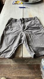 Grijze korte broek maat 128, Ophalen of Verzenden, Zo goed als nieuw, Jongen, Broek