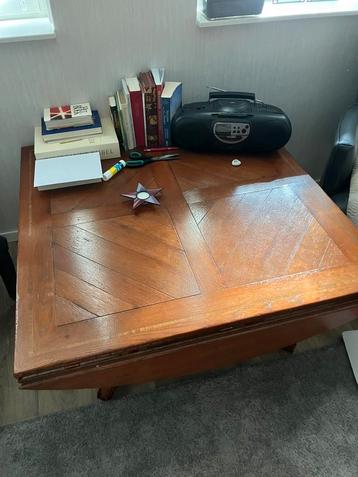 Prachtige salontafel met flappen aan beide kanten beschikbaar voor biedingen