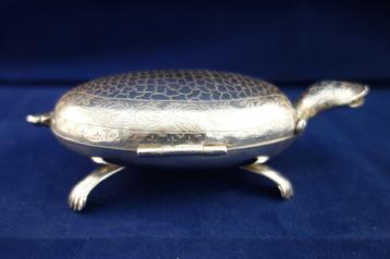 Zilveren Dekseldoos Schildpad beschikbaar voor biedingen