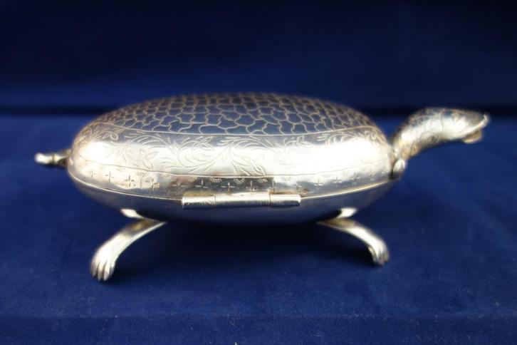 Zilveren Dekseldoos Schildpad, Antiek en Kunst, Antiek | Goud en Zilver, Ophalen of Verzenden