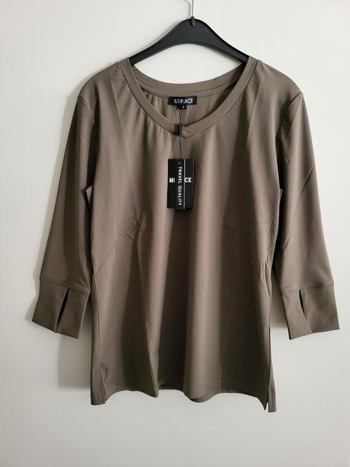 Mi Piace travelstof Dark Armygreen top maat M, Kleding | Dames, Tops, Nieuw, Maat 38/40 (M), Groen, Lange mouw, Ophalen of Verzenden