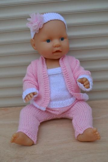 Mooie Baby Born pop  NR 8557 beschikbaar voor biedingen