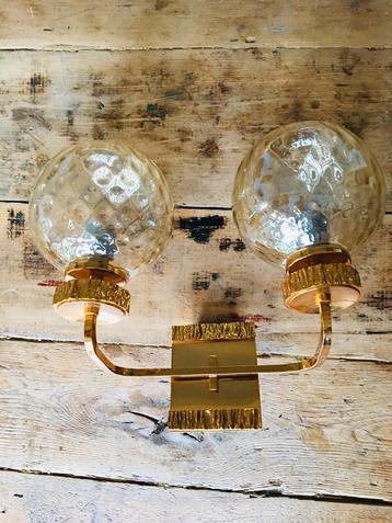 Gold plated wandlamp mer glazen bollen, jaren 70 beschikbaar voor biedingen