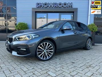 BMW 1-serie 118i Executive AUT Led Leder Navi Keyless Apple  beschikbaar voor biedingen