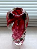 Boheemse vaas van Josef Hospodk, Ophalen of Verzenden, Minder dan 50 cm, Rood, Glas