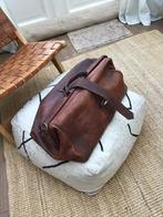 Marokkaanse leren reistas met draagriem. Ook  decoratief., Sieraden, Tassen en Uiterlijk, 40 tot 60 cm, 30 cm of meer, Bruin, Minder dan 35 cm