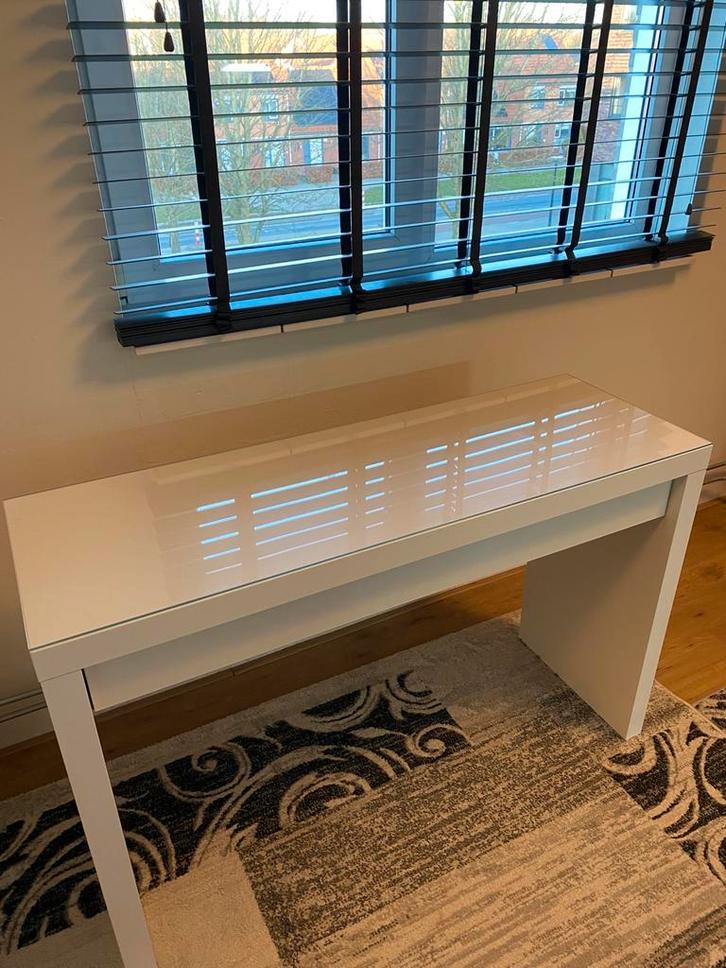 Ikea Malm toilettafel met een glazen blad, Huis en Inrichting, Tafels | Sidetables, Zo goed als nieuw, 25 tot 50 cm, Rechthoekig