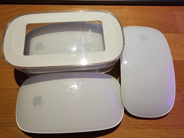 Apple A1657 Magic Mouse, Computers en Software, Muizen, Zo goed als nieuw, Muis, Linkshandig, Rechtshandig, Draadloos, Ergonomisch