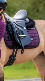 Bates Dressage zadel 16,5 inch, Dieren en Toebehoren, Paarden en Pony's | Zadels, Ophalen of Verzenden, Zo goed als nieuw, Dressuur